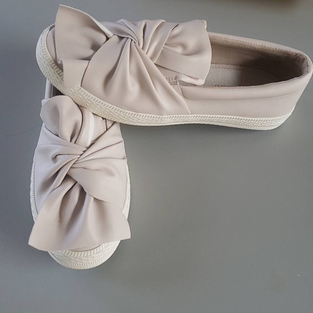 Pastel Flats.